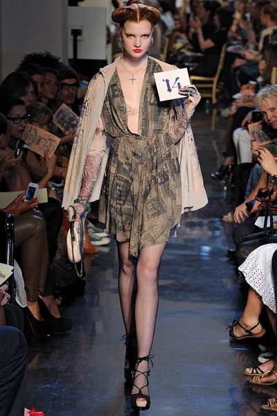 Look 14